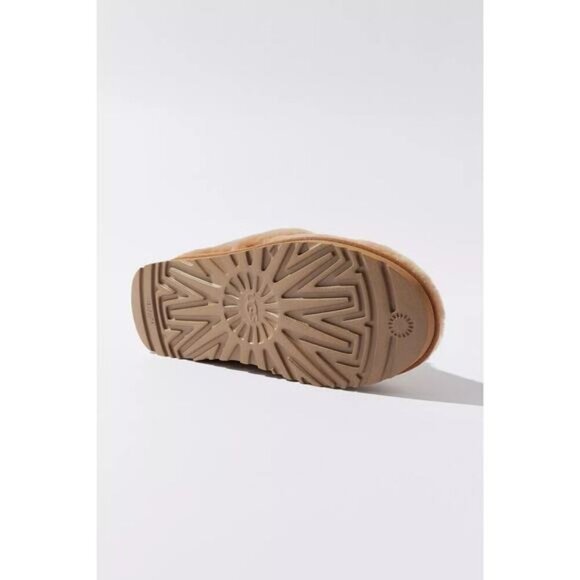 UGG Neumel Cozy Chukka Boot Women's Size 6 - Picture 2 of 13